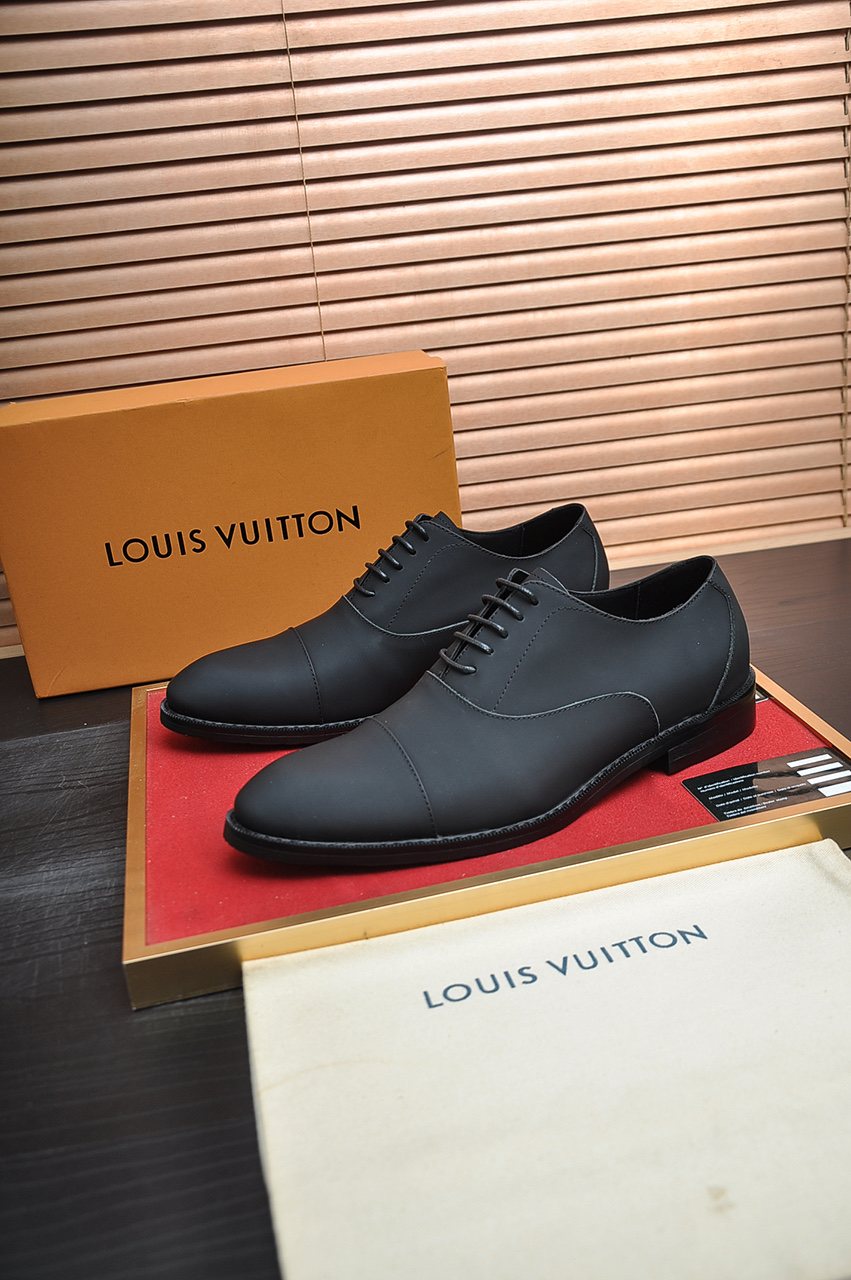 Louis Vuitton Cap-Toe Lace-Up Dress Shoes