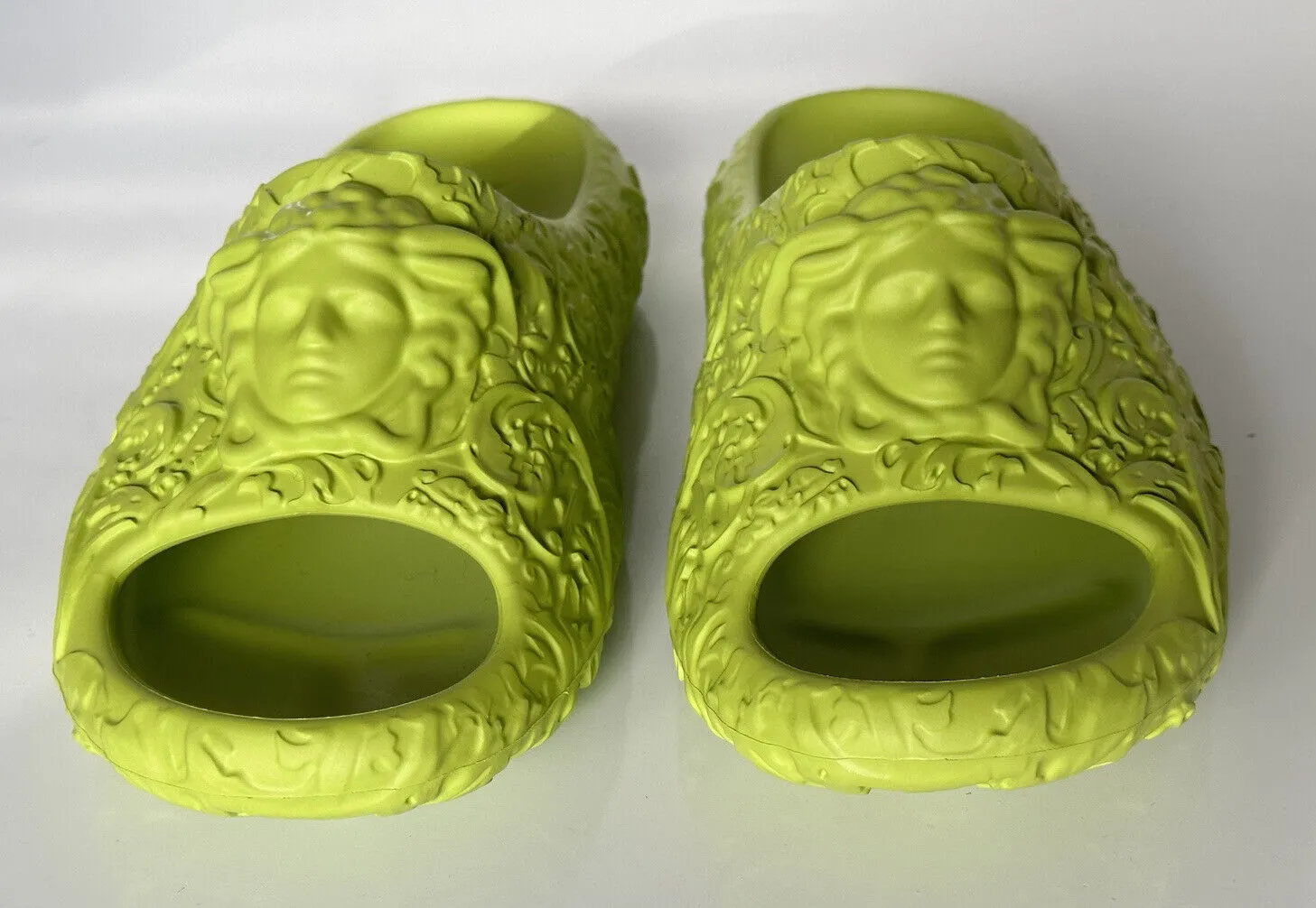 NIB $525 Versace Medusa Head Slides Pool Sandals Green 12 US (45 Eu) 1005746 IT