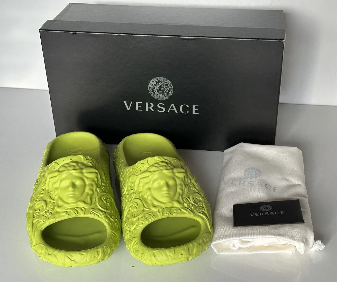 NIB $525 Versace Medusa Head Slides Pool Sandals Green 12 US (45 Eu) 1005746 IT