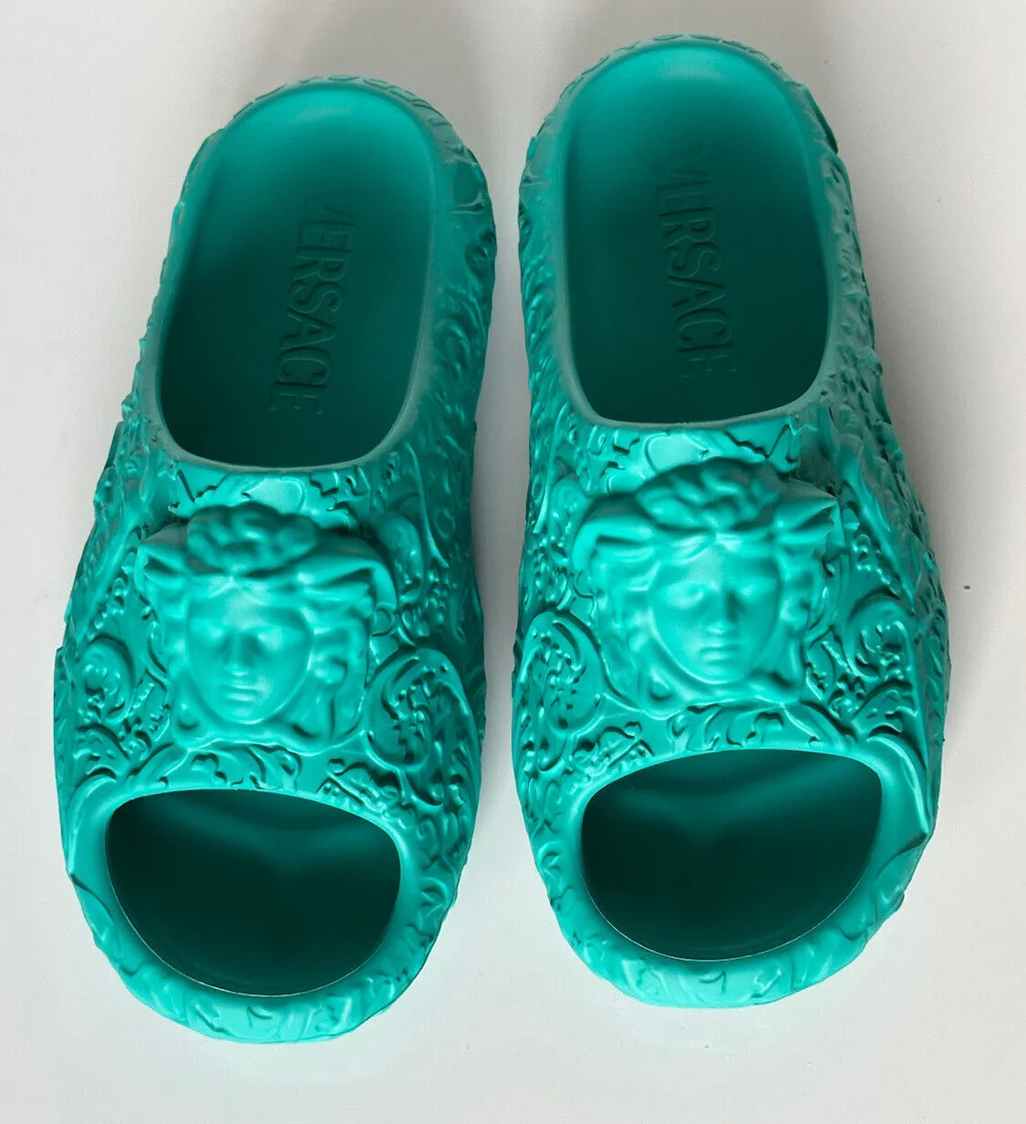 NIB $525 Versace Medusa Head Slides Pool Sandals Turquoise 10 US (43) 1005746 IT