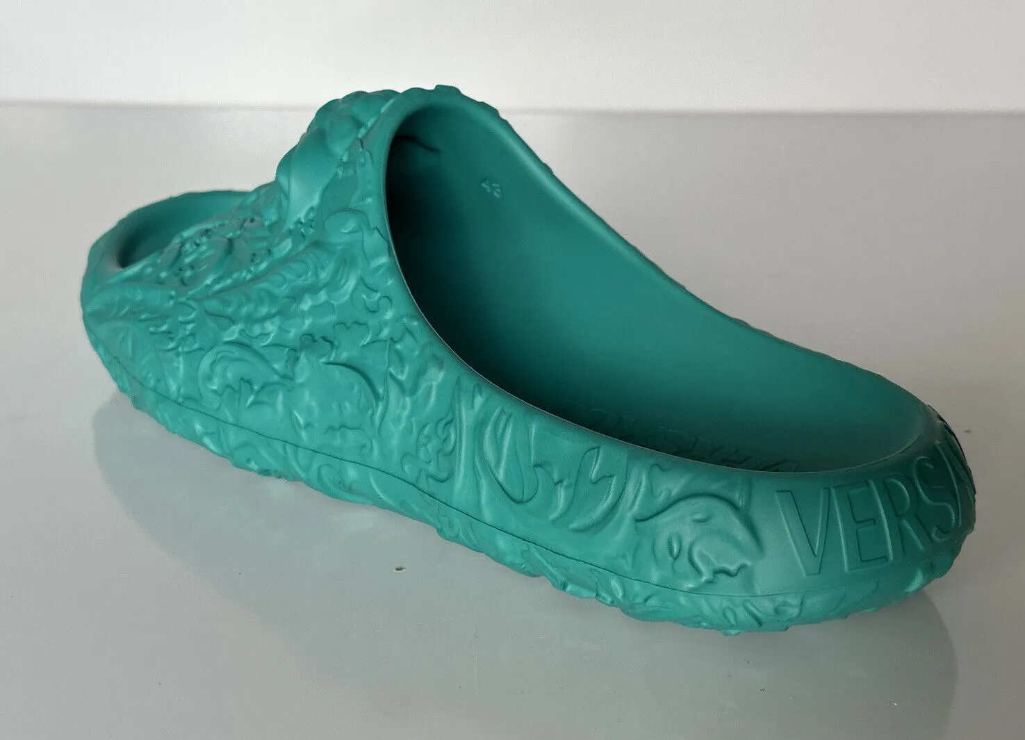 NIB $525 Versace Medusa Head Slides Pool Sandals Turquoise 10 US (43) 1005746 IT