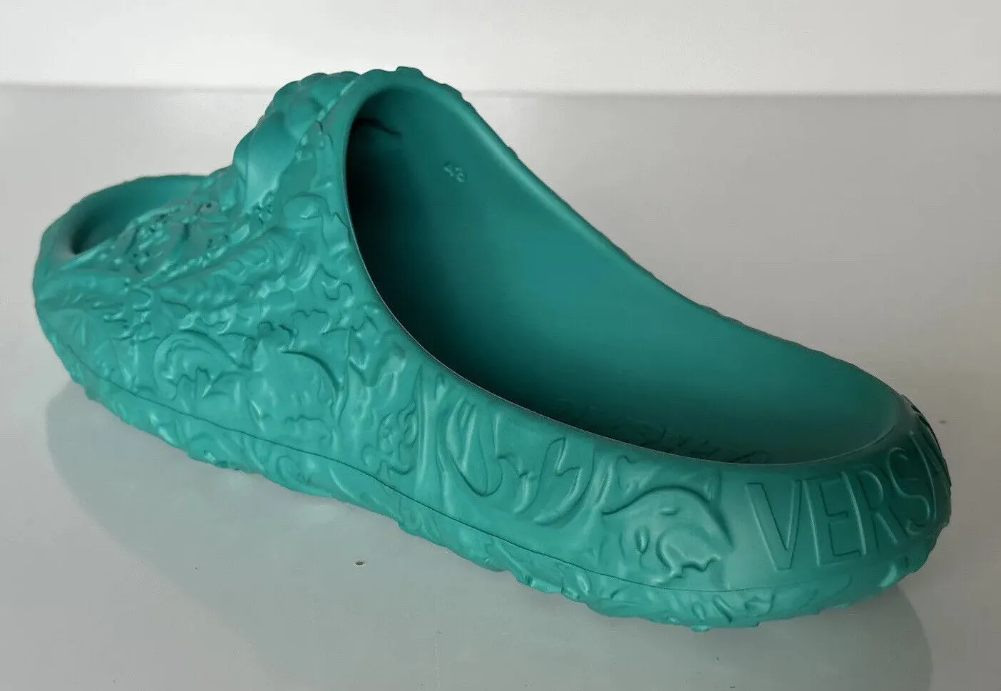 NIB $525 Versace Medusa Head Slides Pool Sandals Turquoise 9 US (42) 1005746 IT